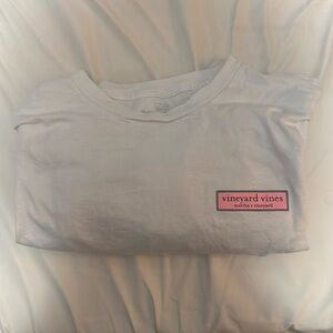 Vineyard vines shirt size medium